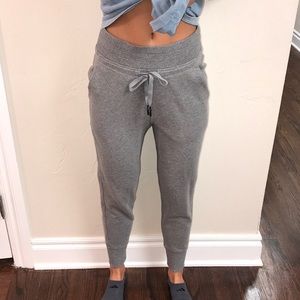 lululemon press pause jogger